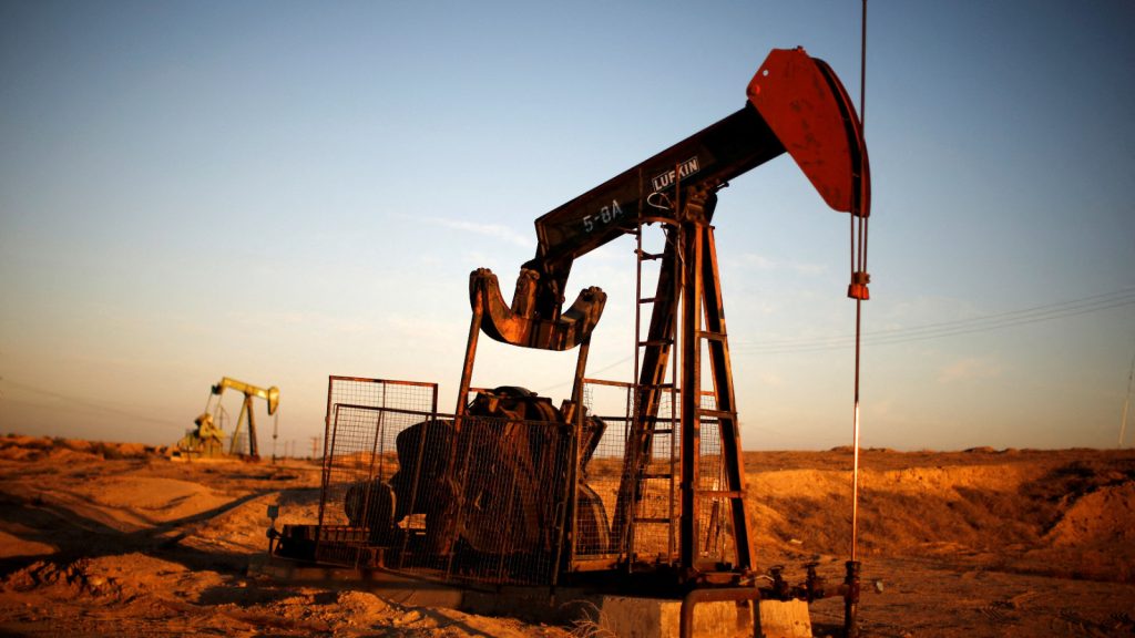 Petrol fiyatları 3 marttan beri ilk kez o seviyenin altına indi!