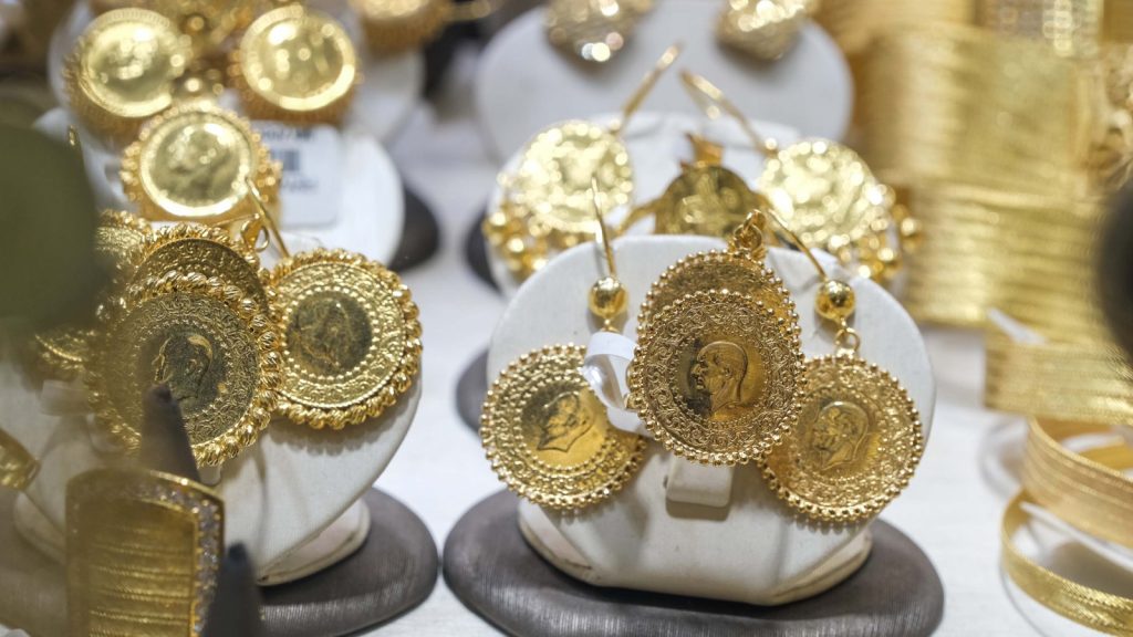 Altının kilogram fiyatı 3 milyon 475 bin liraya yükseldi