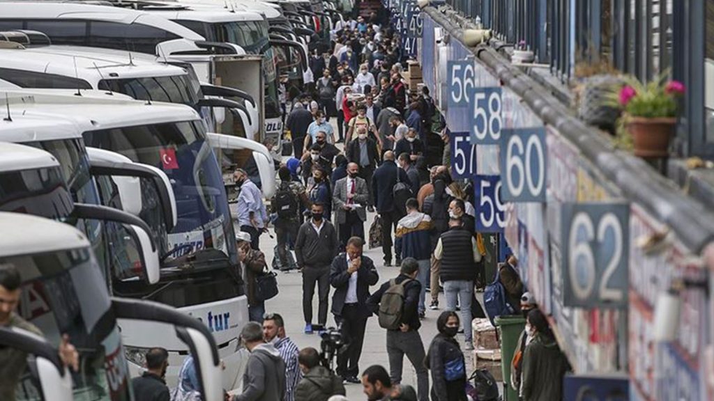 Yazlık yerlere otobüsle seyahatte talep artıyor