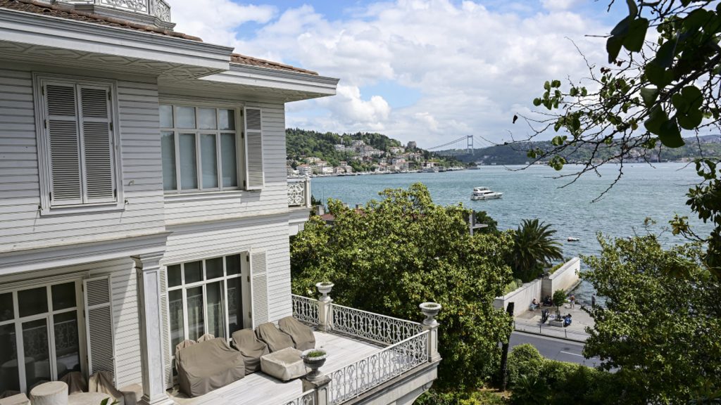 Beyaz Köşk’ü satın alan milyarder belli oldu