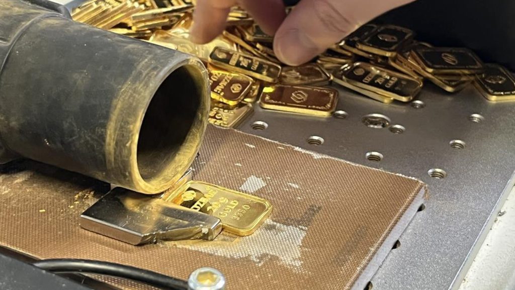 Fiyatlardaki sert düşüş sonrası altında talep patlaması; gece gündüz üretiyorlar ama kuyumcuda yok